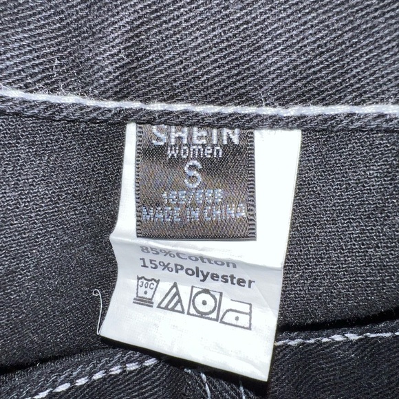 Shein black denim shorts - Picture 3 of 3